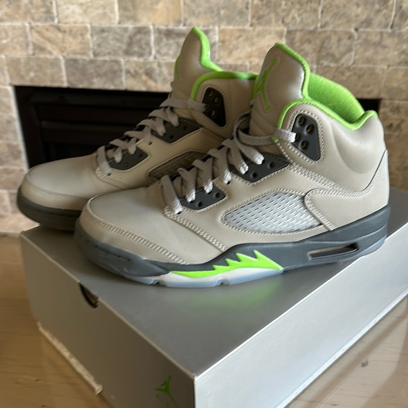 Jordan 5 Retro Green Bean (2022) - Picture 1 of 7